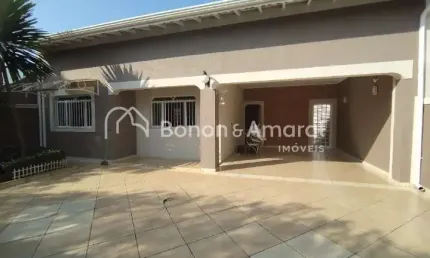 Casa Ampla com 3 Suites, Piscina e Localização Privilegiada