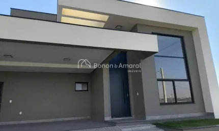 Casa nova, à venda em condomínio, com 3 suítes e piscina
