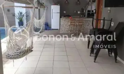 Oportunidade imperdível! Casa terrea em condomínio bem localizado!