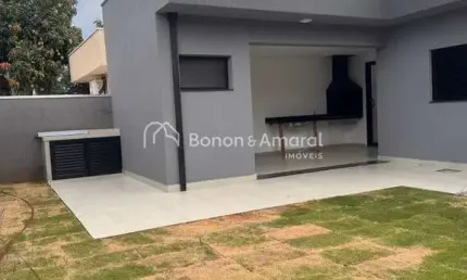 Casa térrea com 3 suítes no condomínio fechado Raizes.
