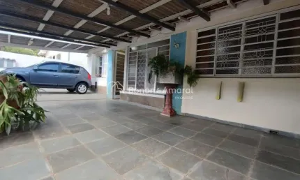 Casa à venda com 284 m² na Vila Nogueira - Campinas/SP