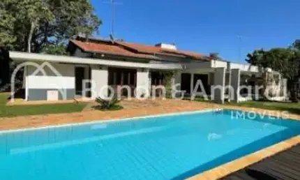 Chácara moderna com suíte master, varanda gourmet e piscina em condomínio tranquilo!