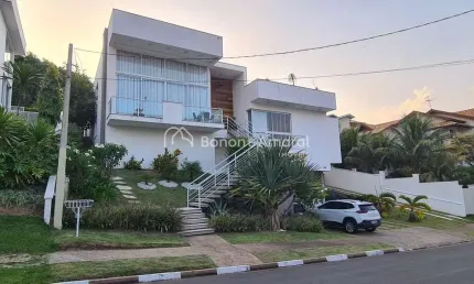 &amp;#34;Luxuosa Propriedade em Condomínio Exclusivo com Vista Panorâmica e Lazer Completo em Valinhos&amp;#34;