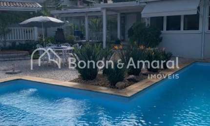 &amp;#34;Elegância Provençal em Valinhos: Casa Exclusiva com Jardins, Piscina e Espaço Gourmet&amp;#34;