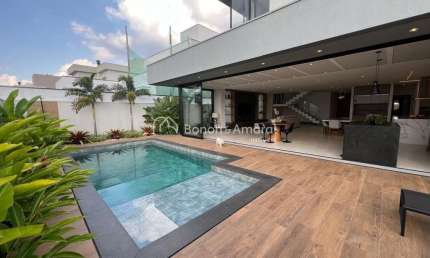 &amp;#34;Casa Espetacular no Condomínio Alphaville Dom Pedro 2 com Piscina Aquecida e Acabamentos de Alto Padrão&amp;#34;