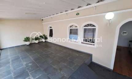 Casa à venda no Parque Taquaral com 4 quartos e 2 banheiros