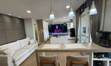 Studio mobiliado com 1 dormitório, varanda e garagem coberta à venda, Bosque.