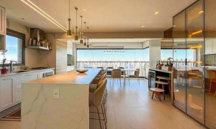 Apartamento mobiliado com 2 suítes e um dormitório reversível, no Jardim Brasil por R$ 1.790.000