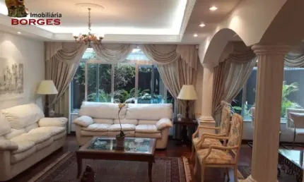 Casa/sobrado de alto padrão a venda no Brooklin, 5 suítes, 6/8 vagas, ar condicionado, piscina.
