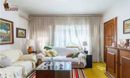 Sobrado em rua tranquila, 3 dormitórios-suite- 3 garagens-quintal!!!