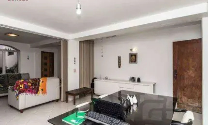 Sobradão maravilhoso com 4 dorm, 1 suíte, para uso misto e fora de rota