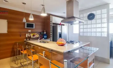Espaço e sofisticação com 3 dorm, 1 suíte, lareira, terraço, 2 vagas.