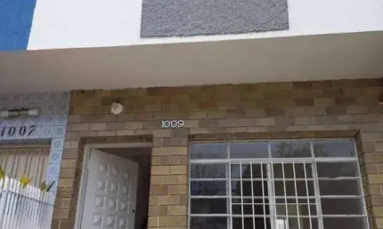 RENOVADO COM VALOR IMPERDÍVEL! 2 DORM, LAVABO, EDÍCULA, LAVANDERIA, 1 VAGA