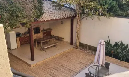 Casa com 3 dormitórios - 1 suíte - campo belo - 260m2.
