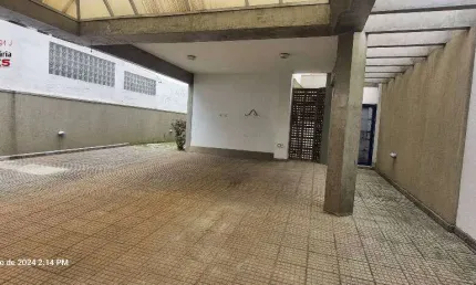 EXCELENTE SOBRADO 4 SUÍTES - 6 VAGAS-QUINTAL IMENSO-VENDA/LOCAÇÃO BROOKLIN.