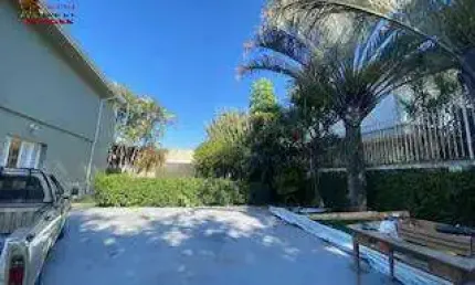 CASA COM TERRENO DE 770M² - 4 DORMITÓRIOS AMPLO QUINTAL NO JARDIM-BROOKLIN.