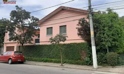 EXCELENTE SOBRADO COM 3 QUARTOS E 2 BANHEIROS  174 m²