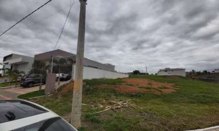 Terreno em condomínio fechado à venda na Lagoa Silvana, Caratinga 