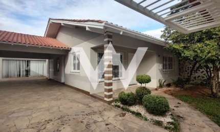 Casa com 3 quartos para alugar no Industrial, Novo Hamburgo  por R$ 3.350