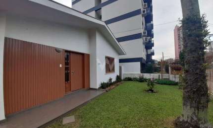 Casa comercial com 2 salas para alugar no Pátria Nova, Novo Hamburgo  por R$ 1.600