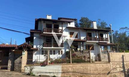 Casa com 4 quartos para alugar na Vila Nova, Novo Hamburgo  por R$ 5.850