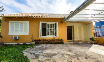 Casa com 2 quartos à venda na Rua Christian Huber, --, Vila Nova, Novo Hamburgo por R$ 498.000