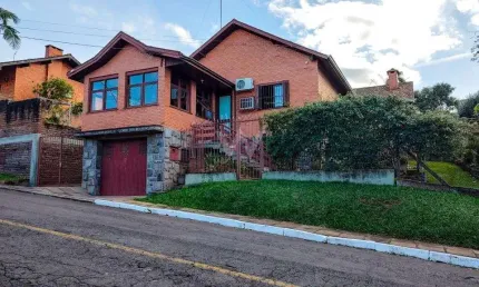 Casa com 3 quartos à venda na Rua Epitácio Pessoa, --, Primavera, Novo Hamburgo por R$ 1.300.000