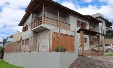 Casa com 4 quartos à venda no Canudos, Novo Hamburgo  por R$ 890.000
