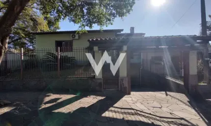 Casa com 3 quartos para alugar no Petrópolis, Novo Hamburgo  por R$ 3.890