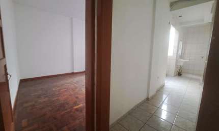 Apartamento Centro Curitiba 2 quartos com sacada cozinha ampla face norte