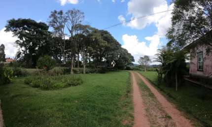 Chácara em Castro , dentro da cidade 10.569,66m² com casa