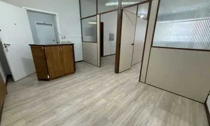 Conjunto comercial com 2 salas 2 banheiros centro curitiba com garagem