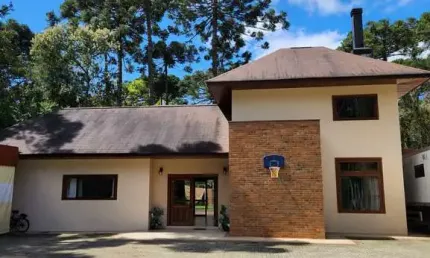 Chácara de luxo em condomínio: 3 quartos, 1 suíte, 2 salas, 3 banheiros, 6 vagas de garagem e 300m² - piraquara-pr, jardim esmeralda.