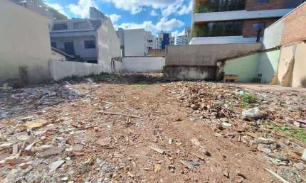 Terreno Plano ZR4 bairro Água Verde Curitiba Avenida Agua Verde com 21,5m² de testada, área total de 639m²