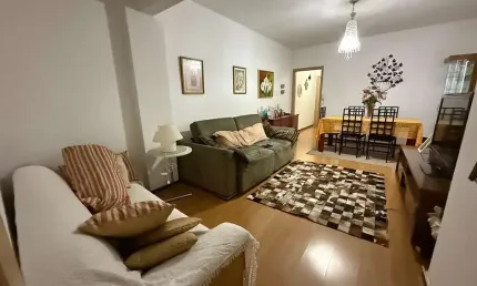 Apartamento à venda no Centro de Curitiba-PR: 3 quartos, 2 salas, 2 banheiros e 98,30 m² de área.