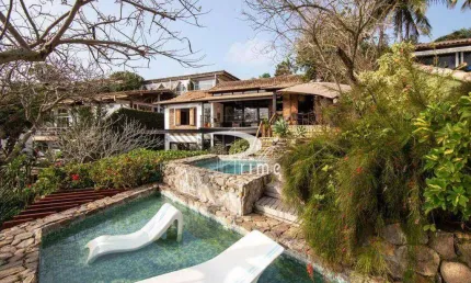 Casa com 7 dormitórios à venda, 450 m² por R$ 6.500.000,00 - Praia da Ferradura - Armação dos Búzios/RJ