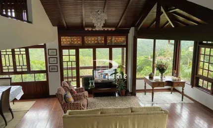 Casa com 3 dormitórios à venda, 240 m² por R$ 1.600.000,00 - Sans Souci - Nova Friburgo/RJ