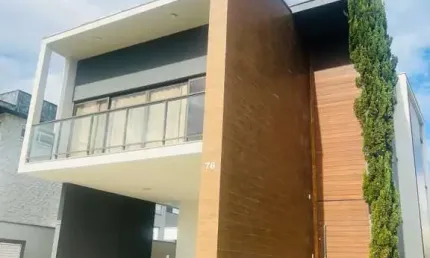Sobrado para Venda em Camboriú, Santa Regina, 4 dormitórios, 1 suíte, 4 banheiros, 2 vagas