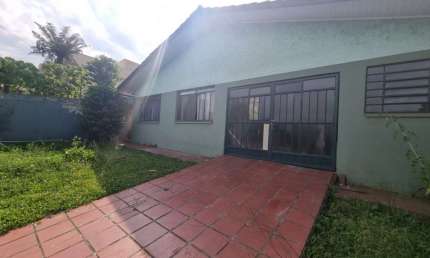 Casa com 3 quartos à venda na Rua Gustavo Barroso, 1112, Barreirinha, Curitiba por R$ 450.000