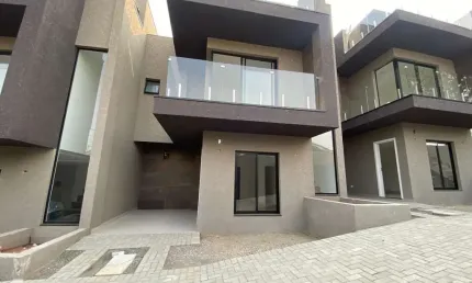 Casa com 3 quartos à venda na Rua Waldemar Loureiro Campos, 2270, Boqueirão, Curitiba por R$ 699.000