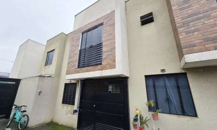 Casa em condomínio fechado com 2 quartos para alugar na Rua Luiz Machuca, 282, Alto Boqueirão, Curitiba por R$ 1.700