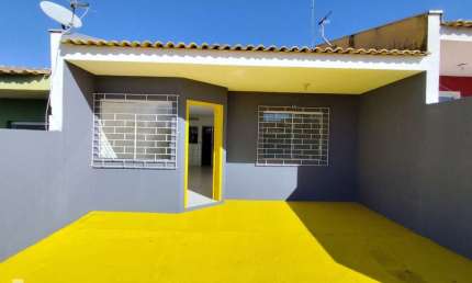 Casa em condomínio fechado com 2 quartos para alugar na Avenida Condor, 474, Gralha Azul, Fazenda Rio Grande por R$ 1.090