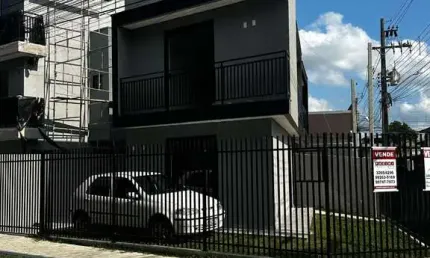 Casa com 2 quartos à venda na Rua Júlio Salsamendi, 151, Tatuquara, Curitiba por R$ 380.000