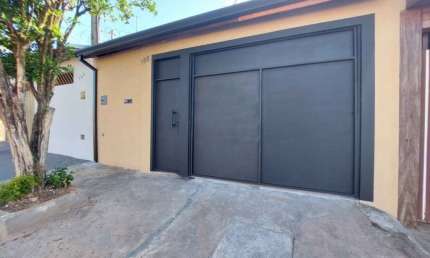 Casa com 3 Dormitórios e Suíte | Ótima Estrutura e Localização!