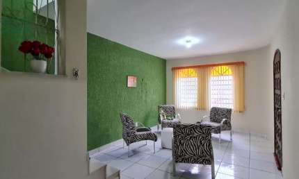 Casa com 5 quartos à venda na Rua Professor Mário Bordini, Jardim Ana Emilia, Taubaté