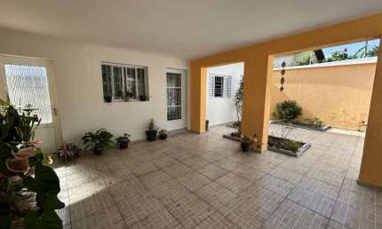 Casa com 3 quartos à venda na Rua Dom André Arcoverde, 305, Jardim Maria Augusta, Taubaté