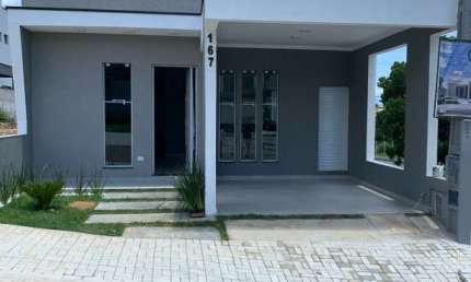 Casa com 3 quartos à venda na Rua Advogado José Penna Florençano, 26, Morada dos Nobres, Taubaté