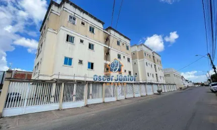 Apartamento com 2 dormitórios para alugar, 53 m² por R$ 700/mês - Pajuçara - Maracanaú/CE.