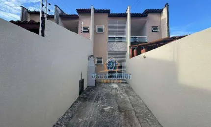 Casa Duplex com 3 Quartos (2 Suítes) + Wc Social  à Venda, 87 m² por R$ 210.000 - Novo Oriente - Maracanaú/CE