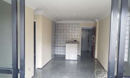 VENDE- SE APTO COM 02 QUARTOS NA PRAIA DE IRACEMA!!!